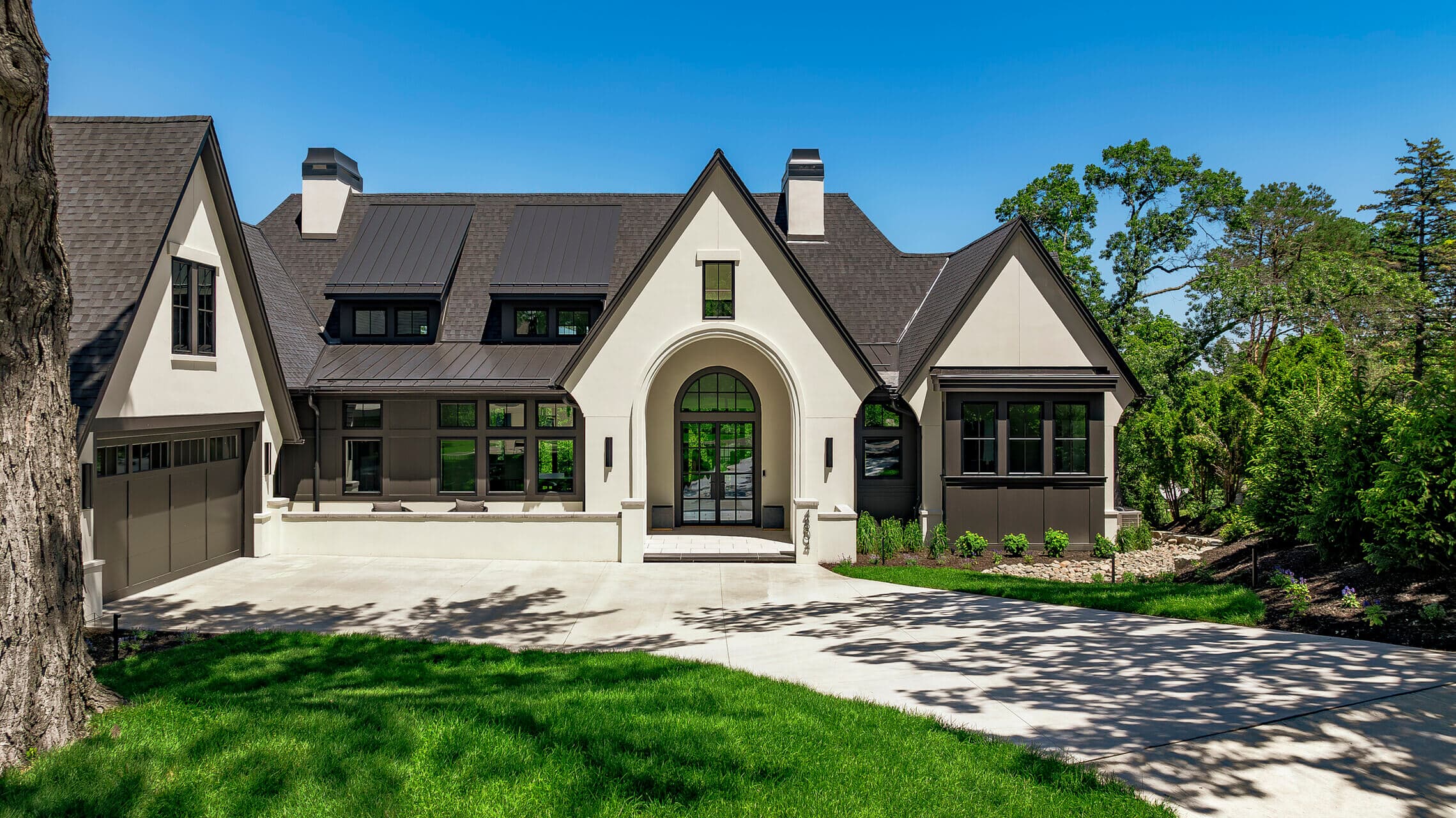 Outdoor Kitchen & Entertainment - professional landscaping project in Minnetonka, MN